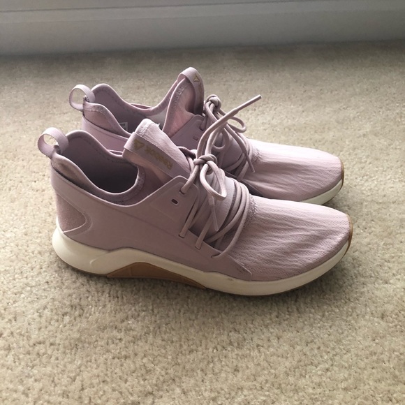 reebok blush pink sneakers